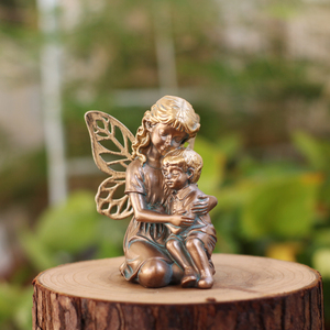 Estatua de Ángel Madre e Hijo Lista para Enviar, Figura de Hada de Resina con Pátina de Bronce y Alas de Mariposa, Escultura Decorativa para el Hogar - Product Image 1