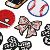 Patchs en feutre non tissé brodés en dentelle 3D écologiques et doux, badges en tissu thermocollants personnalisés avec logo pour vêtements d'enfants