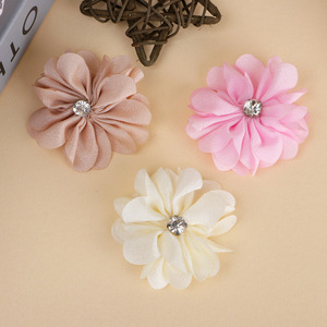 Flores de tela de gasa de 5 cm cosidas a mano con diamantes de imitación para el cabello, zapatos, bolsos, ropa y accesorios. - Product Image 2