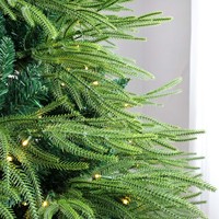 Sapin de Noël artificiel réaliste de 2,3 m (7,5 pi) pré-éclairé, en PE et PVC mélangés, avec base autoportante de haute qualité et lumières incandescentes