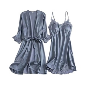Ensemble de pyjama en satin deux pièces sexy coussinets de poitrine et chemise de nuit en dentelle - Product Image 5