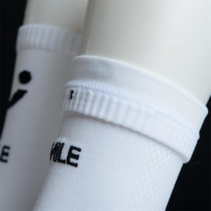 Chaussettes de cyclisme athlétiques personnalisées, chaussettes de vélo amusantes, respirantes, tricotées, techniques, performance estivale, chaussettes de cyclisme mi-mollet avec revers au bas - Product Image 5
