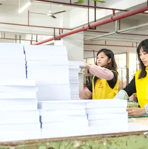 Cina prezzo di fabbrica alta luminosità CIE 80gsm pasta di legno vergine formato lettera 8.5x11 pollici carta da copia 500 fogli/risma