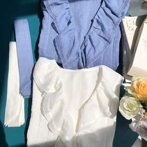 Robe Courte Femme Romantique Française en Dentelle Unie et Mousseline de Soie, Col en V Volanté, Manches Bouffantes, Taille Nouée - Product Image 4