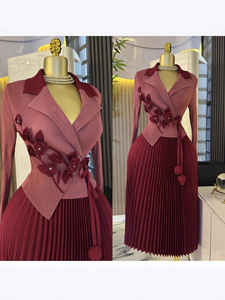 2026 Venta caliente de alta calidad 3D flor Miyake vestido plisado tela cuello en <span class=keywords><strong>V</strong></span> manga larga moda fiesta vestido de noche - Product Image 5