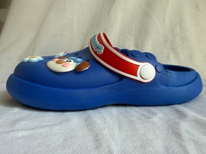 Pantofole blu a forma di cartone animato per ragazze, taglia 35-40, scarpe estive antiscivolo in EVA con decorazioni, calzature per bambini - Product Image 1