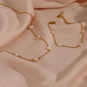 Dainty kalung mutiara air segar mode musim semi 2024 perhiasan baja tahan karat berlapis emas