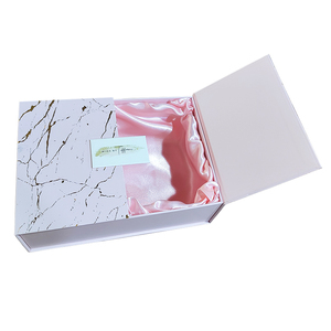 กล่องของขวัญกระดาษแข็งสีขาวด้านแบบสองประตูพร้อมฝาปิดแม่เหล็ก - Product Image 3