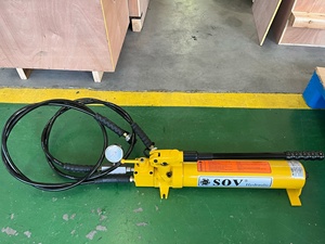 P84, Pompe hydraulique manuelle en acier ULTIMA à deux vitesses, 134 pouces cubes d'huile utilisable, pour utilisation avec des vérins à double action - Product Image 3