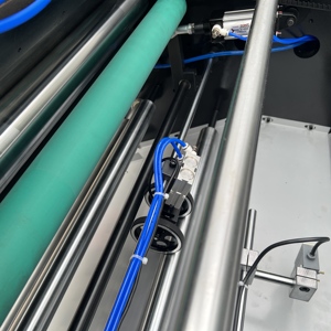 Hcx Độ chính xác cao Tự động Máy cắt giấy servo rạch Die Cutter cấp bằng sáng chế PLC thành phần cốt lõi - Product Image 2