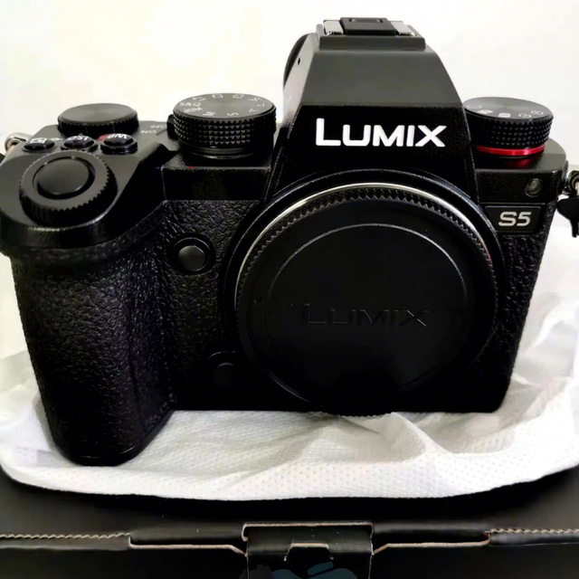 HFT Professional Lumix S5 Mirrorless Digital Camera CMOS Sensor Cheap Full HD 4K UHD Video Rechargeable Battery Wholesale