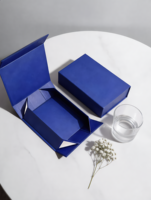 Boîte cadeau magnétique pliable en carton rigide avec logo personnalisé et pelliculage mat pour vêtements