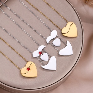 Collana con Ciondolo a Cuore in Resina e Acciaio Inossidabile, Personalizzabile con Nome, Impermeabile, Anti-Ossidazione, Gioiello da Donna, Regalo per le Feste - Product Image 2