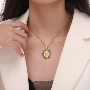 Collier pendentif vintage en cuivre plaqué or avec coquille et zircon cubique Vierge Marie, bijoux religieux en acier inoxydable - Product Image 3