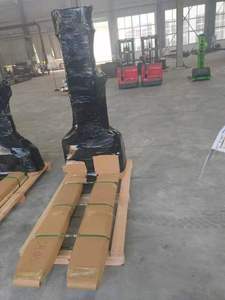 Forklift Pallet Jack Elektrik 1.5 Ton 540*1150mm Logam Tiga Roda Poliuretan OEM Dapat Disesuaikan - Product Image 3
