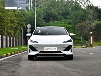2025 Deepal SL03 Pure Electric Sport Comet Blanc 530km Autonomie CLTC Véhicule Électrique pour l'Exportation