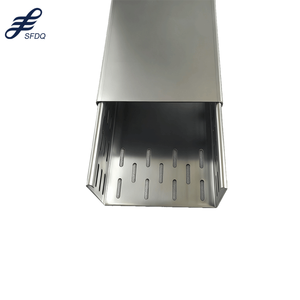 Bandeja de cables pregalvanizada perforada eléctrica blanca de 200mm con cubierta - Product Image 1