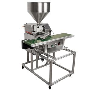 Ligne de remplissage automatique intelligente à écran tactile pour gâteaux et churros, petite machine de remplissage de pâte et de liquides pour boulangeries et lait végétal - Product Image 1