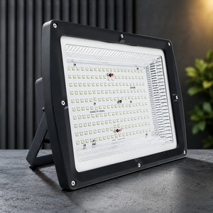 ไฟสปอร์ตไลท์ LED กันน้ำ IP66 200W ค่า CRI สูง 90 สำหรับภายนอกอาคาร ใช้ในโรงงาน สนามกีฬา และคลังสินค้า - Product Image 1