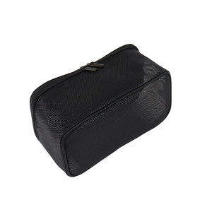 Bolsa de cosméticos de viaje de malla con cierre de cremallera, color negro sólido, resistente al agua, diseño minimalista - Product Image 2