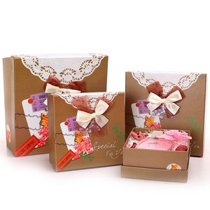 Conception de couverture couleur personnalisée pour répondre aux besoins de production rapide. Les boîtes cadeaux en papier peuvent être personnalisées selon les besoins - Product Image 4