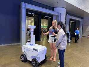 Autonomous Mobile Security Patrol <strong>Robot</strong> with Video Surveillance Camera for Plaza Patrolling - Product Image 2