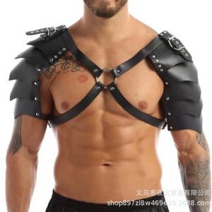 Espectáculos eróticos de bondage en cuero al estilo europeo y americano, hombres guapos de discoteca bailando en barra con disfraces de armadura, parejas. - Product Image 1