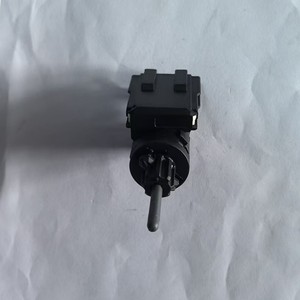 Interruptor de luz de freno 3B0945511C para Audi A3 A6 Volkswagen Golf Passat - Product Image 2