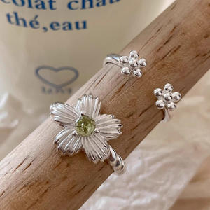 Cute Korean-Style Open-Design Floral <b>Ring</b> for Women Minimalist Stylish High-end Minimalist Floral Filigree Wedding Party Copper - Product Image 1