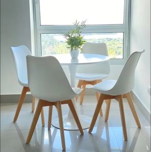 Table à manger ronde simple en MDF avec pieds en métal, design tulipe, base en piédestal, couleur blanche - Product Image 6