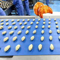 Ligne de production de croissants très efficace YOSLON Machine de fabrication de croissants entièrement automatique