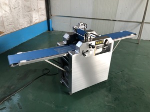 Machine à façonner les croissants, machine à étaler la pâte, coupe-pâte à cinq lames, en vente au <span class=keywords><strong>meilleur</strong></span> prix - Product Image 1