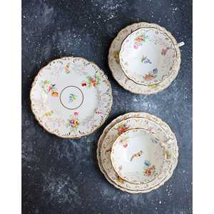 Gabriella P. Juego de Tazas de Té de Coalport del Final del Siglo XIX con Decoración Floral Rococó, Elegante Decoración de Mesa y Accesorio - Product Image 2