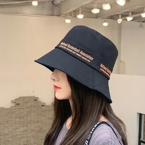 Versione coreana della lettera cappello da pescatore estate monocromatico selvaggio casual studente protezione solare cappello piatto top stampa cappello da pescatore donna