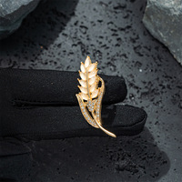 Nouvelle broche 3D haut de gamme en alliage de zinc, incrustée de diamants, imprimée UV et peinte, pour accessoires vestimentaires – Vente chaude