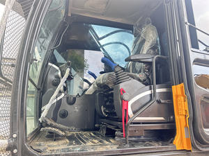 เครื่องจักรตีนตะขาบขนาดกลาง22ตันใช้เครื่องขุด R220-9s ฮุนไดพร้อมส่วนประกอบเครื่องยนต์หลักและปั๊มมือสอง - Product Image 6