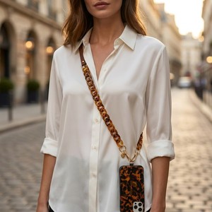 Lanière de téléphone en acrylique écaille de tortue avec sangle bandoulière en cuir mélangé, chaîne léopard rétro française et attache universelle 120 cm - Product Image 4