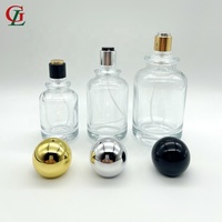 Nouveau design, flacon de parfum en cristal de 30, 50, 100 ml, flacon de parfum unique, flacon de parfum en verre avec bouchon en forme de boule dorée brillante