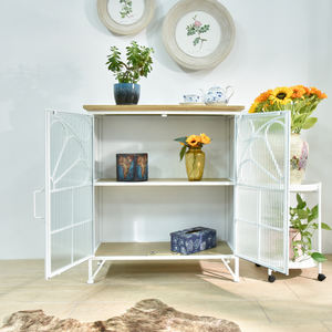 Aparador de Almacenamiento Contemporáneo Rústico con Puerta de Vidrio Blanco, Parte Superior de Madera y Marco de Metal para Uso en Entrada de Casa de Campo u Hotel - Product Image 3