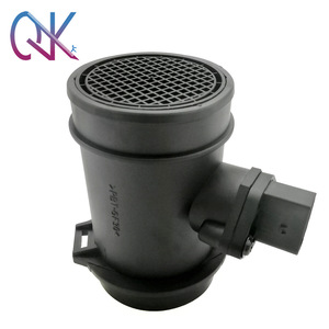 เครื่องวัดการไหลของอากาศ 70 มม. เส้นผ่านศูนย์กลางภายใน 12V เซ็นเซอร์ MAF สำหรับออดี้ วีดับเบิลยู โฟล์คสวาเกนเกียร์อัตโนมัติ - Product Image 4