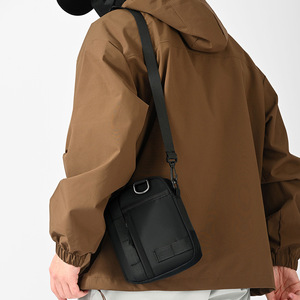 Nouveau style tendance : Sac bandoulière homme en polyester, design simple, ceinture réglable, sac messager imperméable - Product Image 3