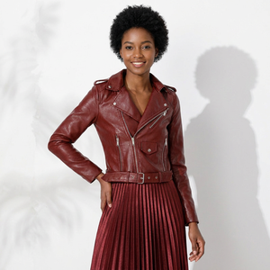 Manteau en similicuir bordeaux à revers et ceinture pour femme, fermeture éclair asymétrique, manches longues, vêtement d'extérieur d'hiver, chic et vintage - Product Image 1