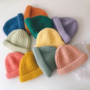 Ярких цветов с эластичной лентой на beanie шапки по Вашему заказу оптовой цены шапки-бини в рубчик, удобные, для младенцев и детей дошкольного возраста вязаная детская шапка