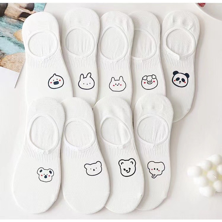 660 [White Cartoon Invisible Socks]