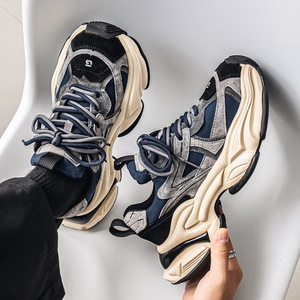 Zapatos de cuero de diseño casual para hombre, de marca de moda, con tacto de alta gama, ligeros, de lujo, con suela gruesa para aumentar la altura, estilo estudiantil, tipo dad shoes. - Product Image 4