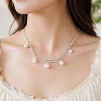 Collier élégant en alliage avec perles d'imitation pour femme, chaîne à maillons, collier ras du cou superposé, bijoux de mariée pour mariage