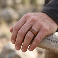 Natürlicher Handgefertigter Koa-Rosenholz Unisex Ehering Kombiniertes Holzdesign