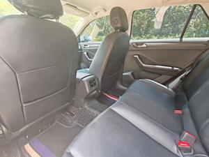 <span class=keywords><strong>Volkswagen</strong></span> <span class=keywords><strong>T</strong></span>-<span class=keywords><strong>Roc</strong></span> Usata 2020-2024, Cambio Automatico, Motore Turbo, Sedili in Pelle, Telecamera Posteriore, Pneumatici R17, Guida a Sinistra - Product Image 4