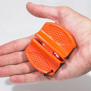 Mini-affûteur de couteau d'extérieur avec pierre en carbure de tungstène et céramique, porte-clés portable pour l'alpinisme et le camping - Product Image 3