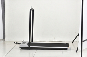 工場直送 折りたたみ式 ポータブル 子供用 電動トレッドミル LEDスクリーン 心拍数測定なし 1-6km/h スピード 家庭用 - Product Image 2